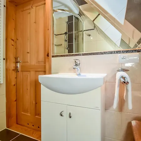 לינה וארוחת בוקר U Pabinow